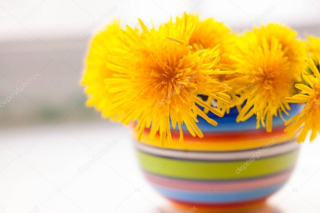Frascos de miel de flor de azahar y de café